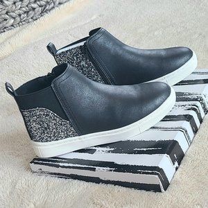 NWT DV Dolce Vita Kids Sizzle High Top Sneaker | Little Kid Size 3